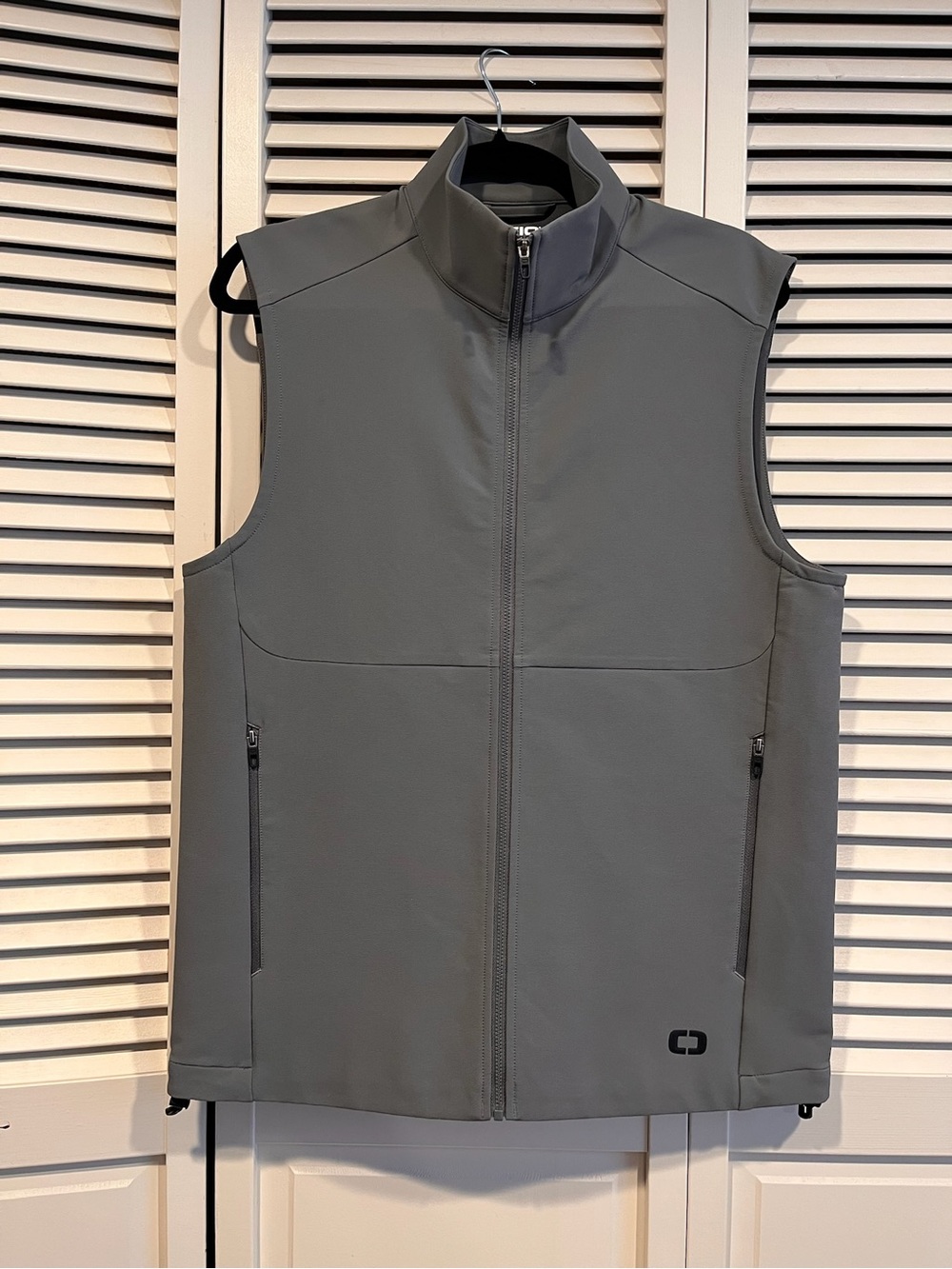 Ogio Women's Gray Zip-Front Softshell Vest